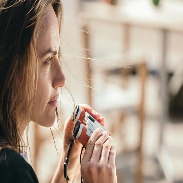 SWAROVSKI CL Curio 7x21 Binocular - Orange, large field of view of 135 m (405 ft/1,000 yds)