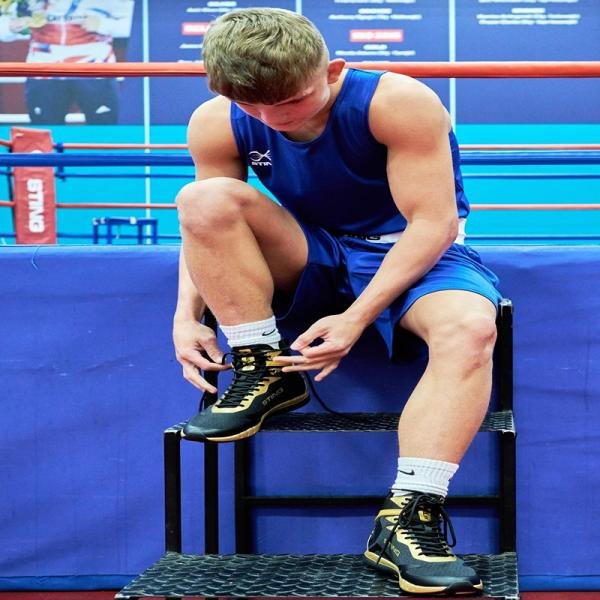 STING VIPER BOXING SHOE 2.0 - SIZE 4 US - BLACK/GOLD - 1038325