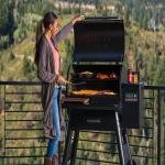 TRAEGER IRONWOOD 885 WOOD PELLET GRILL - TFB89BLFC
