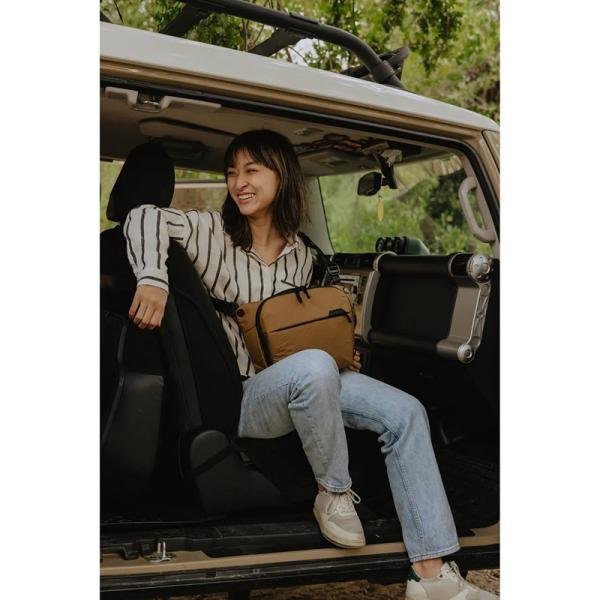 Peak Design Everyday Sling 6L v2 Coyote - BEDS-6-CY-3