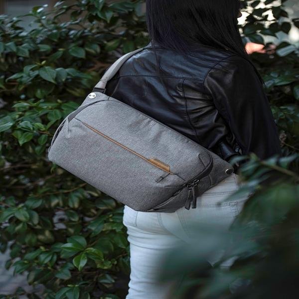 Peak Design Everyday Sling 10L v2 - Ash - BEDS-10-AS-2