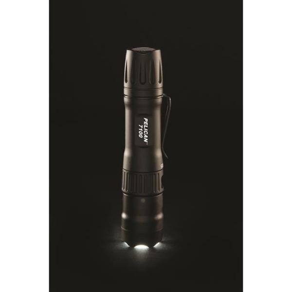 Pelican 7100,LED LI-ION RECHARGEABLE - 071000-0000-110
