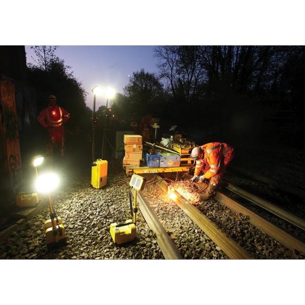 Pelican 9470,4LED HEAD,GEN 3,INT'L,220v/240v,YW - 094700-0002-245I