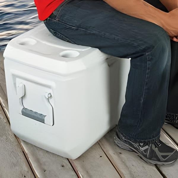 Coleman Cooler 70Qt Marine Chest - COL2000037401